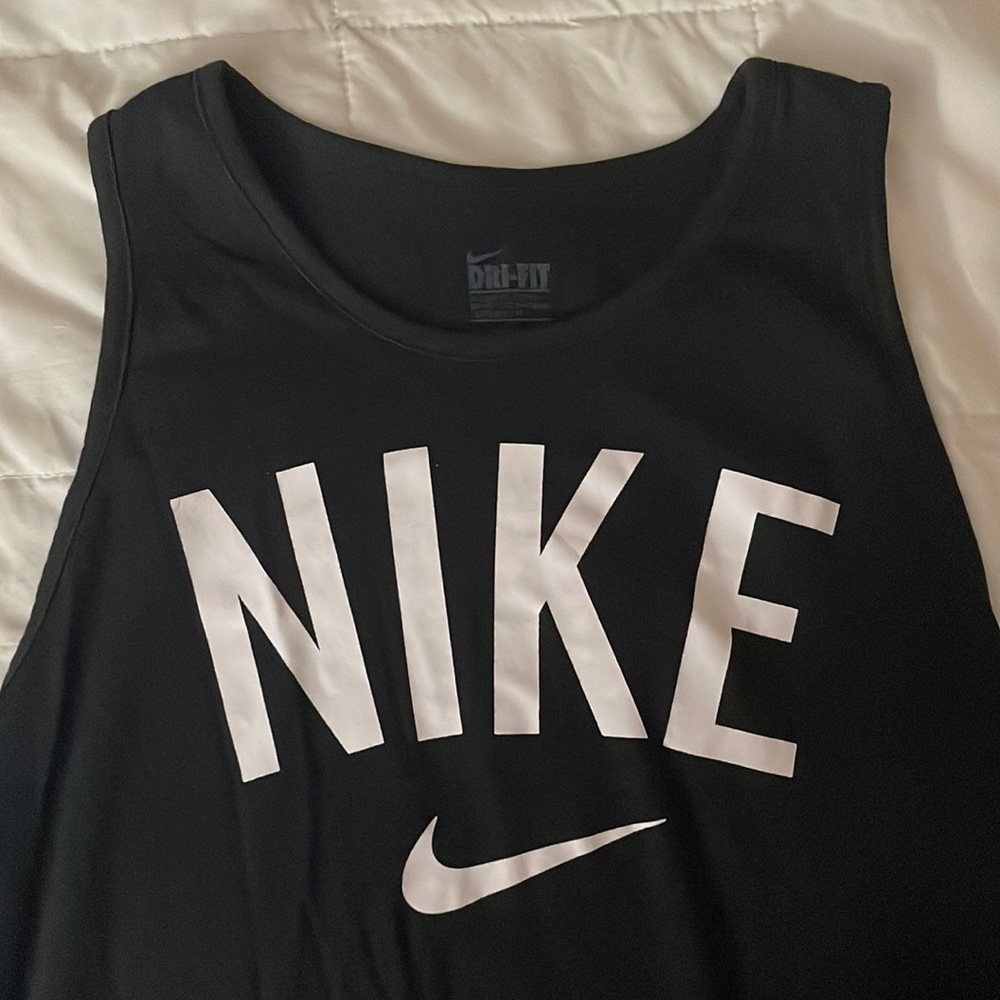 Black Nike dri-fit tank